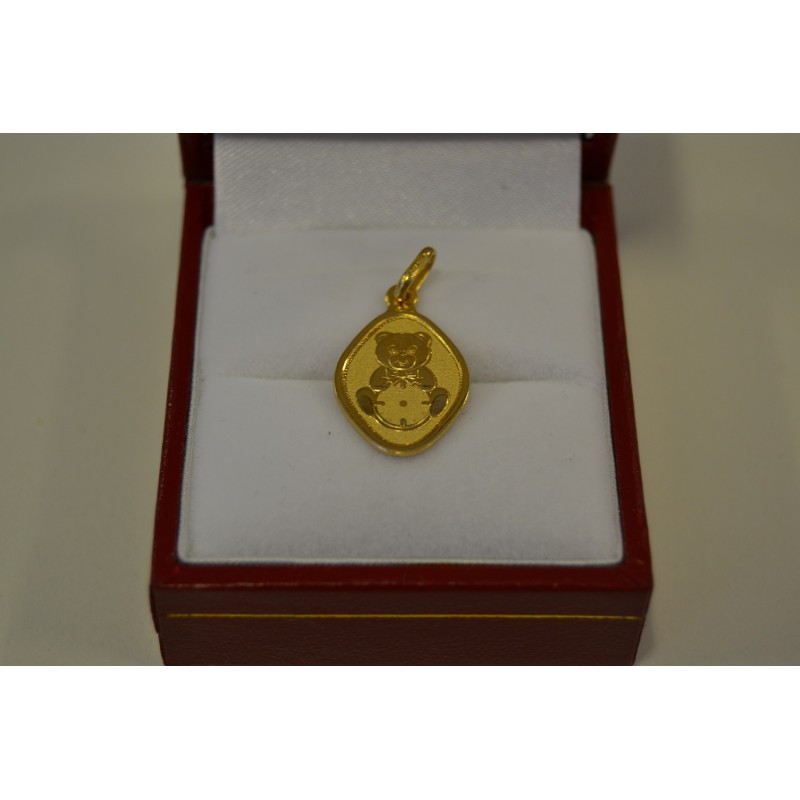 Colgante tipo placa de osito en oro 18k